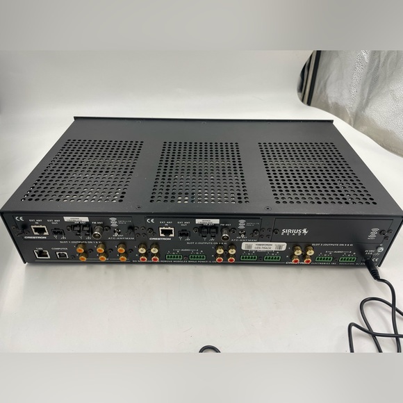 Crestron CEN-TRACK Professional Tuner Card Rack With Rack Mount - Picture 2 of 5